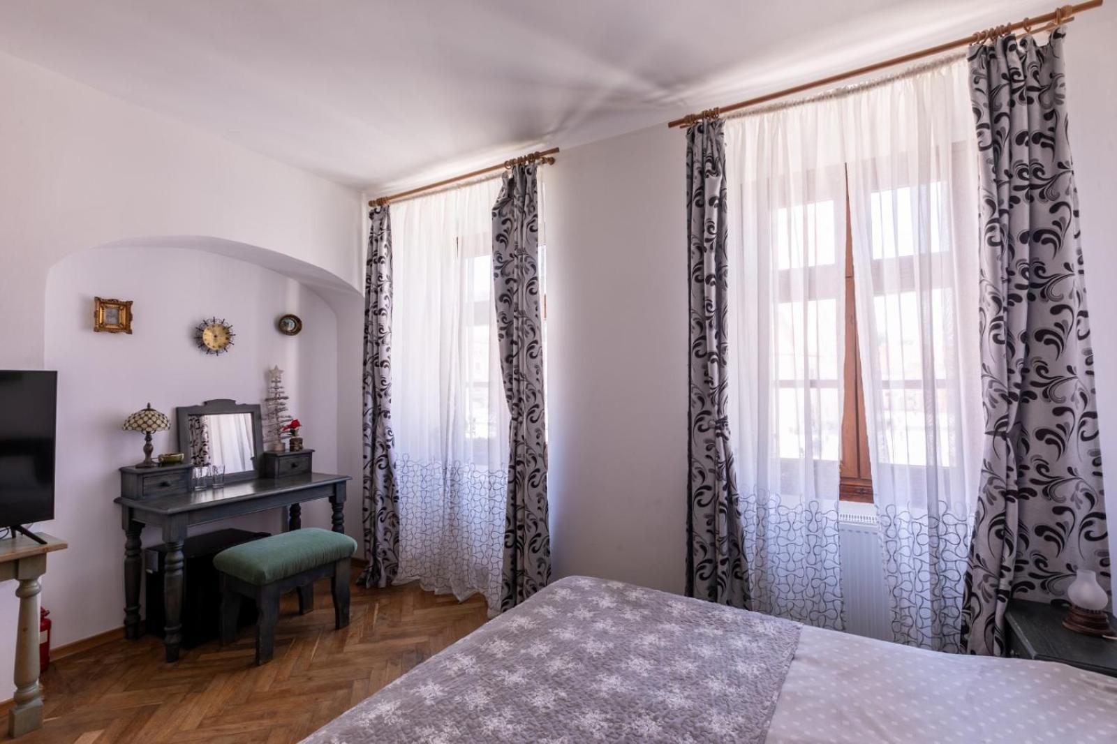 4 Rooms Piata Sfatului Brassó Kültér fotó